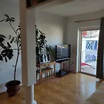 Studio Apartment Markomatea